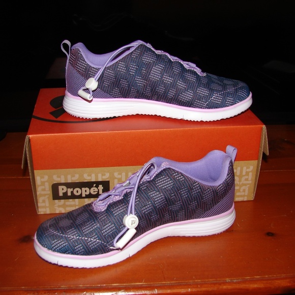 propet tennis shoes
